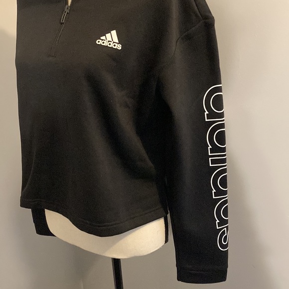 ✨NWT✨ Adidas Crop - Picture 5 of 10